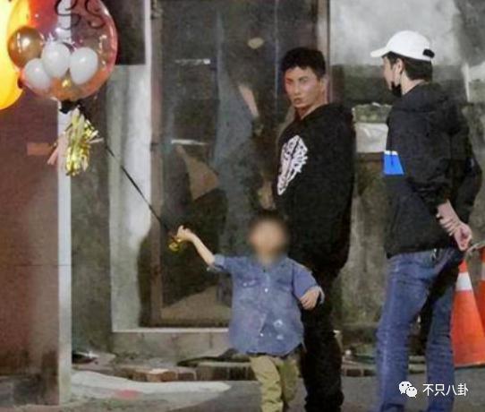夫妻俩多幸福啊，怎么总是被传离婚呢？