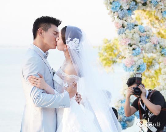 夫妻俩多幸福啊，怎么总是被传离婚呢？