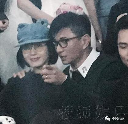 夫妻俩多幸福啊，怎么总是被传离婚呢？
