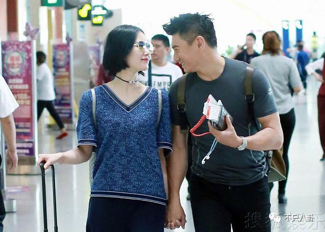 夫妻俩多幸福啊，怎么总是被传离婚呢？