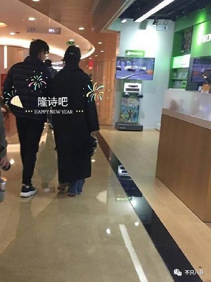 夫妻俩多幸福啊，怎么总是被传离婚呢？