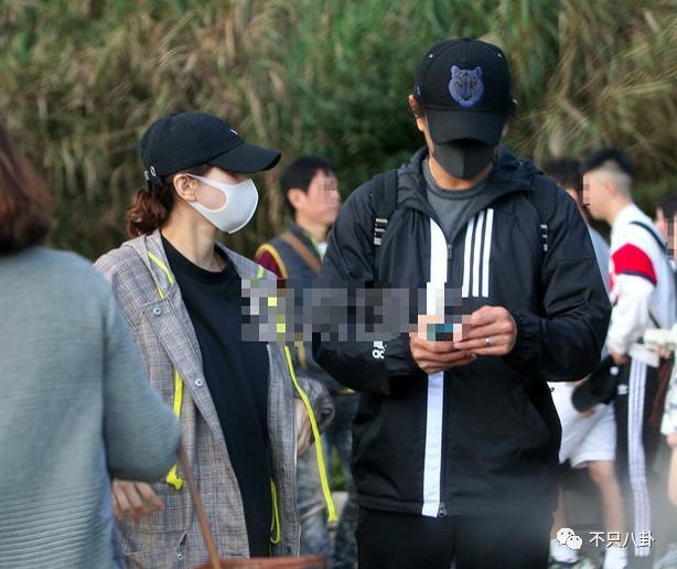 夫妻俩多幸福啊，怎么总是被传离婚呢？