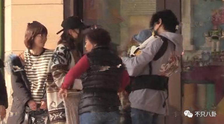 夫妻俩多幸福啊，怎么总是被传离婚呢？
