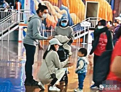 夫妻俩多幸福啊，怎么总是被传离婚呢？