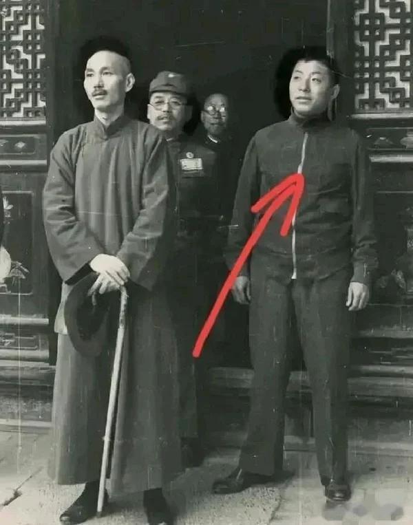 要是搁以前，见到她还得下跪？