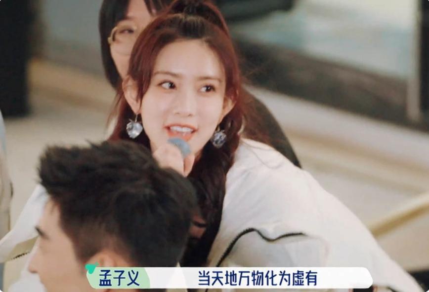 服了她！又一次被全网嘲？！