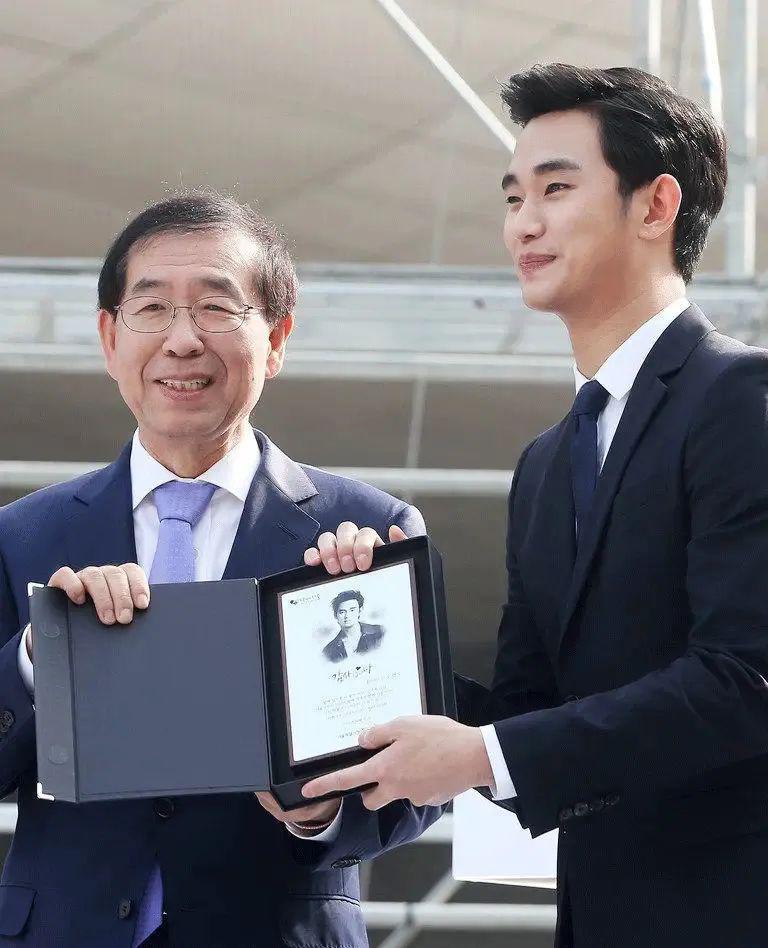 十年了，怎么还没有一部剧超越《来自星星的你》