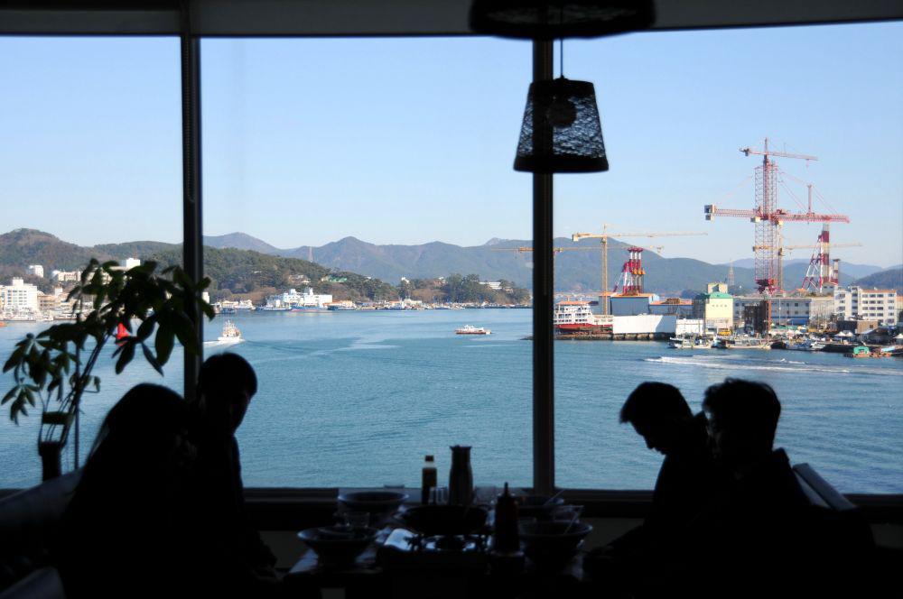 未婚者和独居老人持续增多,韩国逾四成家庭为“一人户”