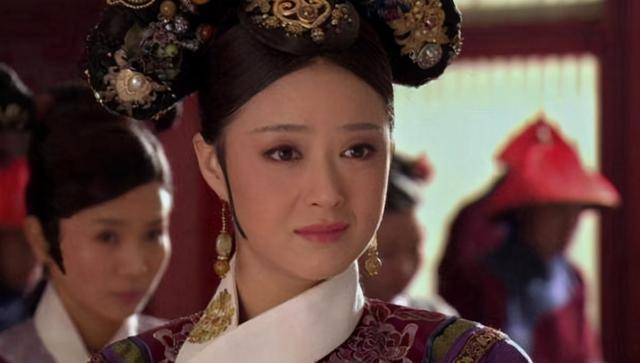 甄嬛传：华妃冷宫自尽后，已是小主的颂芝去哪了？