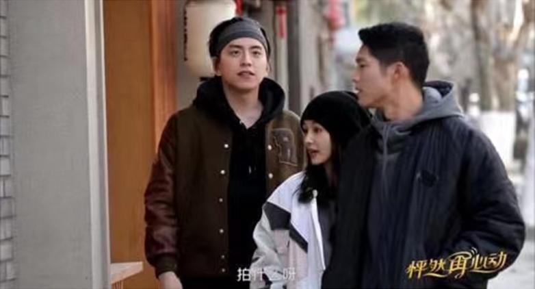 他俩果然分手了。