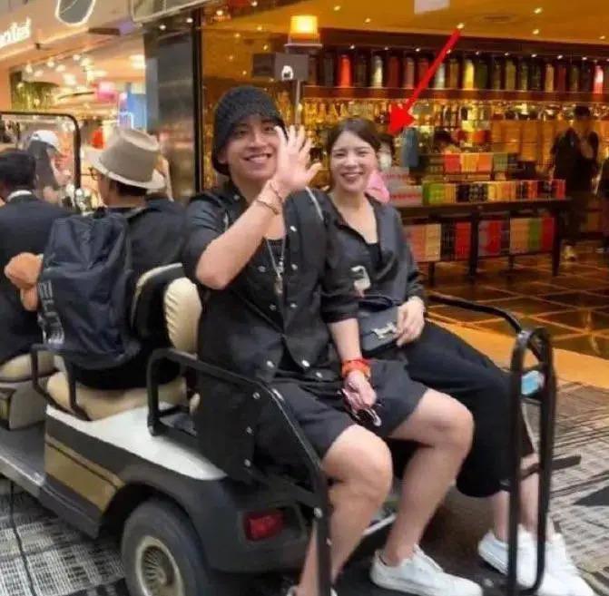 王大陆无缝衔接被指劈腿！他的过往震碎三观