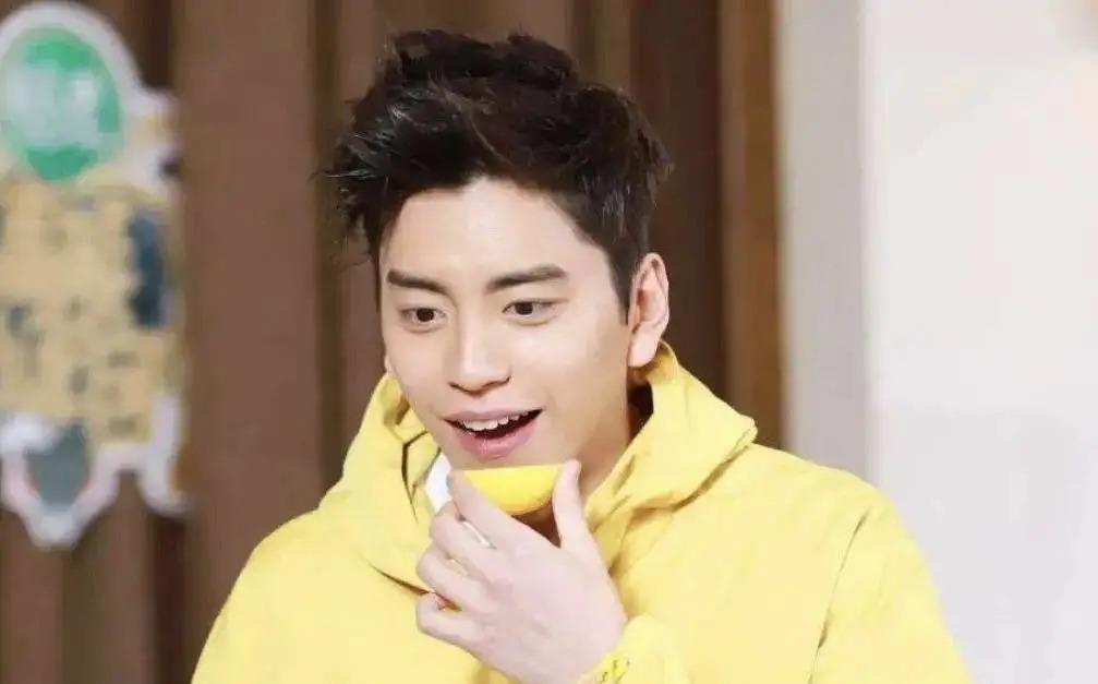 王大陆无缝衔接被指劈腿！他的过往震碎三观