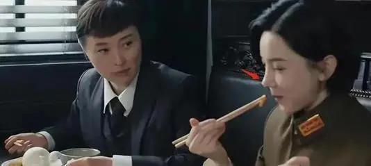 张艺谋的担心是对的，央视又踩雷了，“硅胶脸”不忍直视