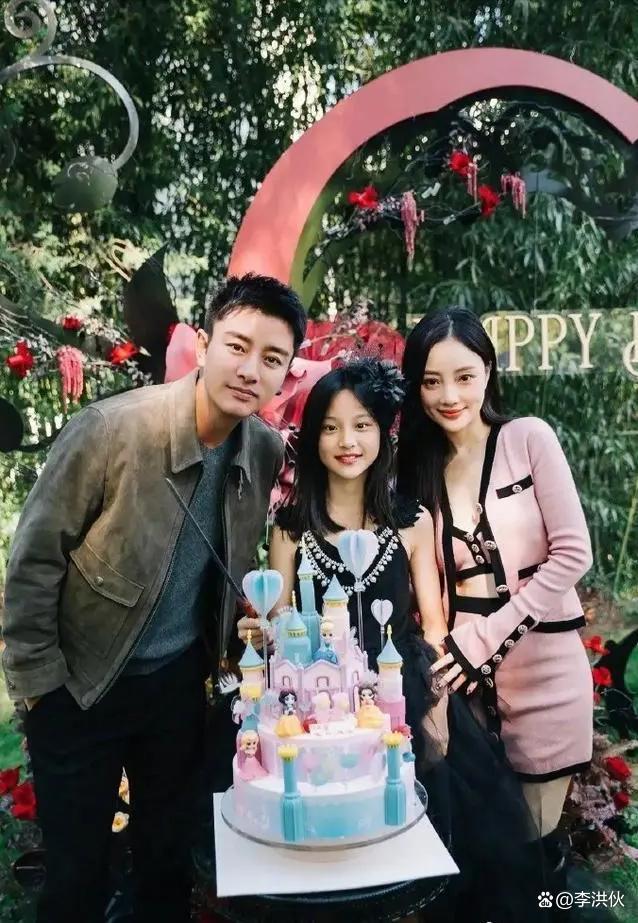 李小璐丑闻再成热点，甜馨怒怼恶评，网友点赞：怼得好