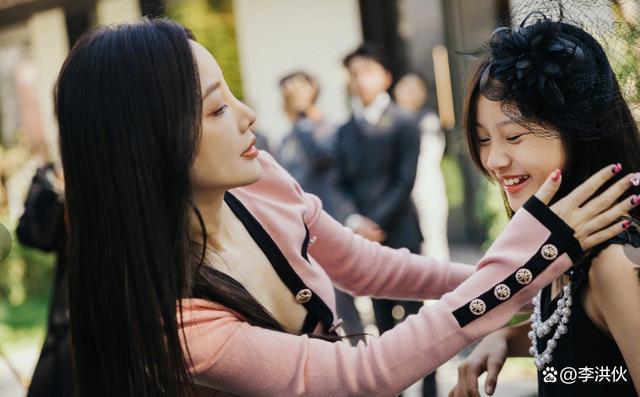 李小璐丑闻再成热点，甜馨怒怼恶评，网友点赞：怼得好