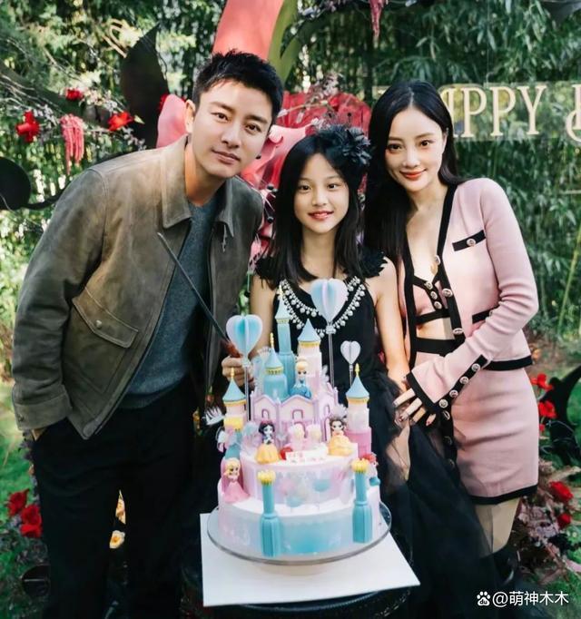 贾乃亮带货捞金，李小璐营销好妈妈人设，甜馨硬刚恶评