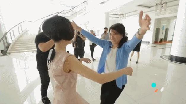 装傻骗过全内娱，她活该混成一姐
