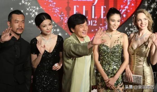 成龙捧不红的性感女神，曾经万般宠爱，如今只剩擦边球