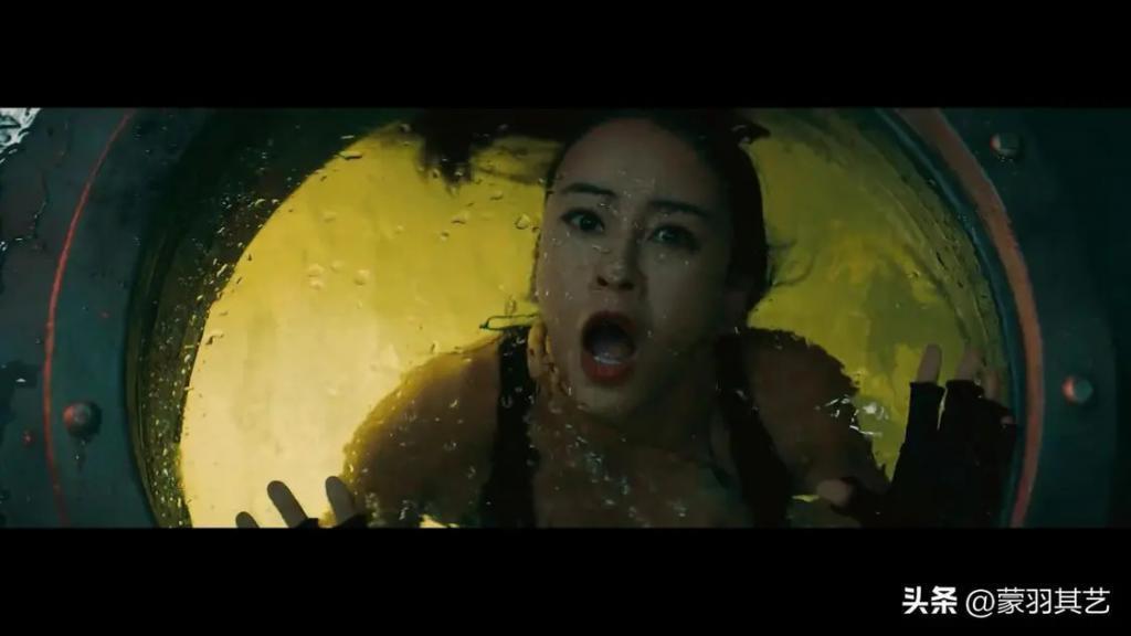 成龙捧不红的性感女神，曾经万般宠爱，如今只剩擦边球