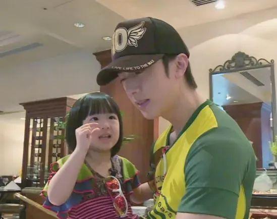 她俩居然同框了！