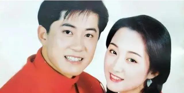 54岁毛宁整容失败？眼凸嘴歪尖下巴，至今无妻无子忙商演