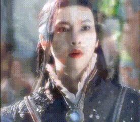 还记得被郭碧婷搂在怀里的沐言吗？演员爸爸给她当助理？