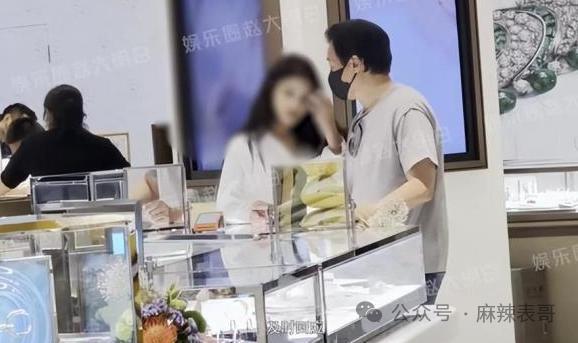 有了新恋情，却让大众很惊讶？