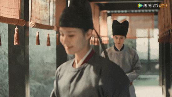 演员变脸拼演技：唐嫣流于表面，赵丽颖值得推敲，张国立最真