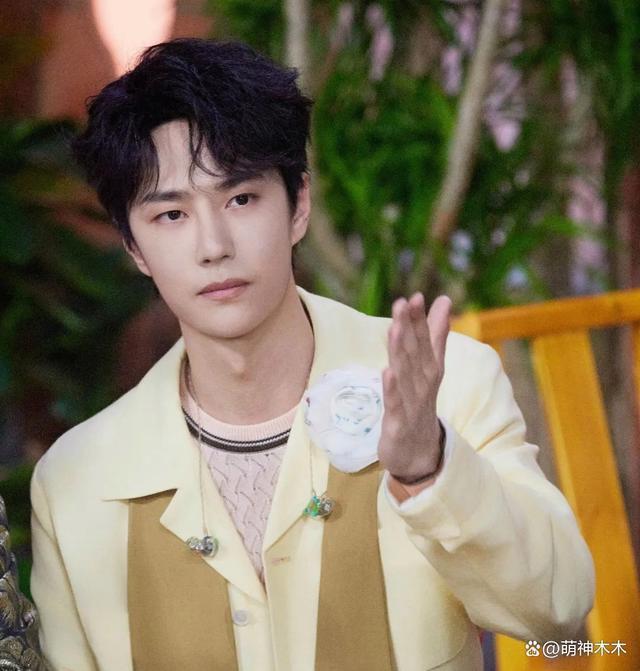 演员变脸拼演技：唐嫣流于表面，赵丽颖值得推敲，张国立最真