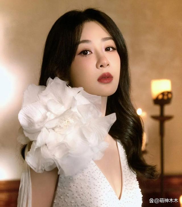 演员变脸拼演技：唐嫣流于表面，赵丽颖值得推敲，张国立最真