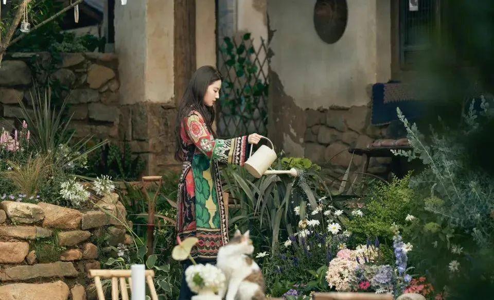 唐嫣为《繁花》三年没接戏，欲凭“汪小姐”超越赵丽颖？