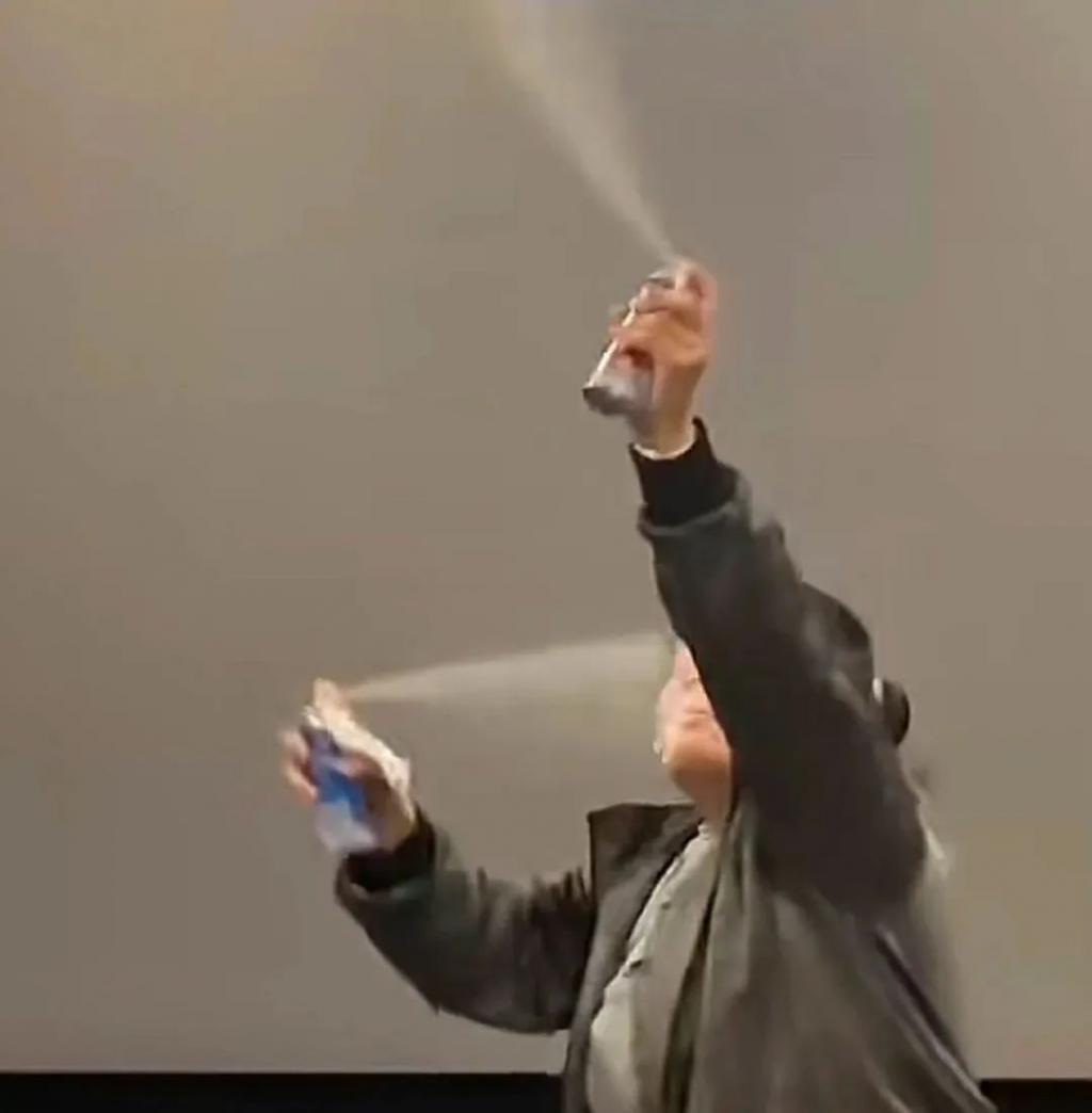 票房6亿，口碑暴跌，谁是小丑？