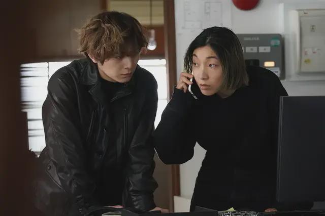 日本弑父片中充满黑帮元素，刺激动人，迅速赢得观众过瘾！