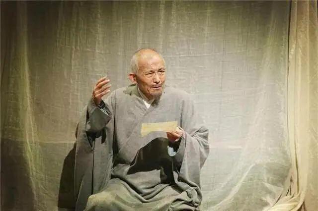 《繁花》游本昌：年轻颜值不输胡歌，曾赔光家产，出家修行，90岁再翻红