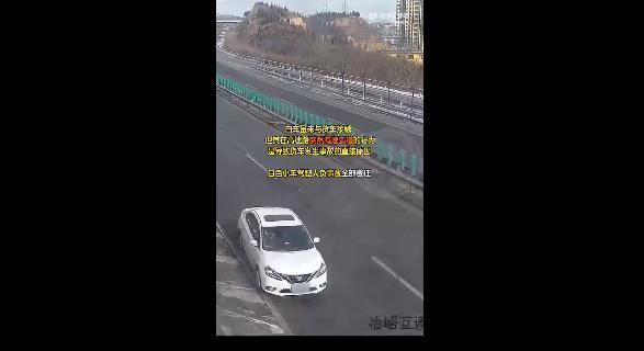 全程无接触 小车高速减速变道致货车失控负全责:官方回应