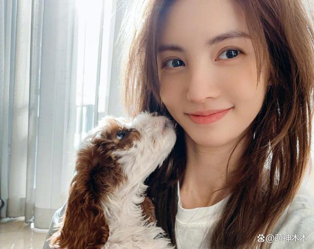 胡夏女友疑似金晨？两人互动细节被扒，男方曾自曝暗恋某艺人