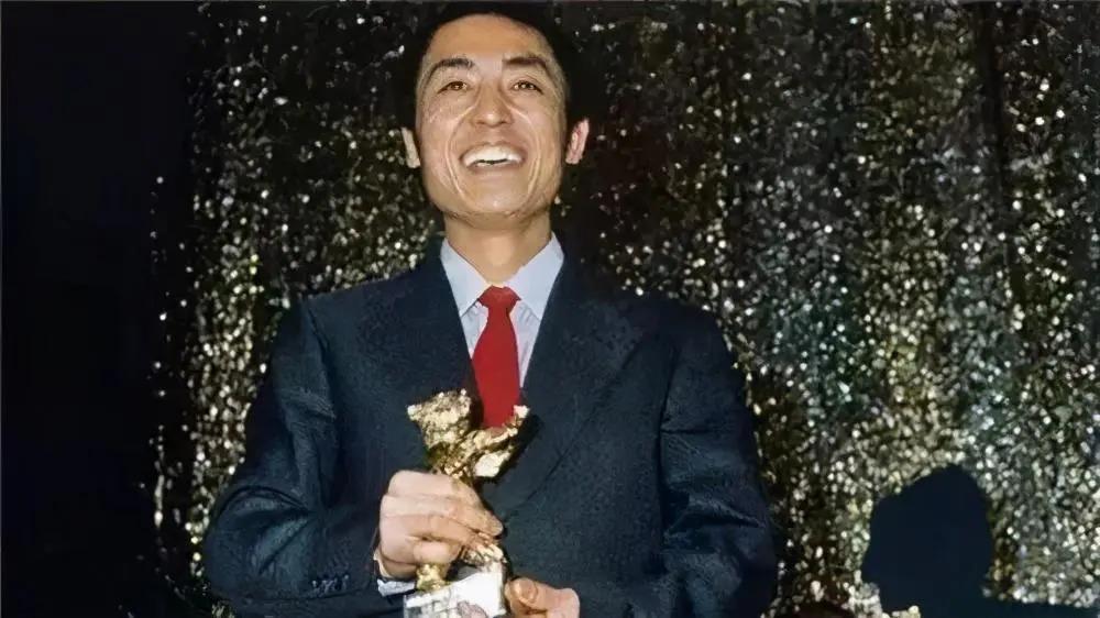张末：两次目睹父亲张艺谋移情，母亲的悲剧在自己身上重演