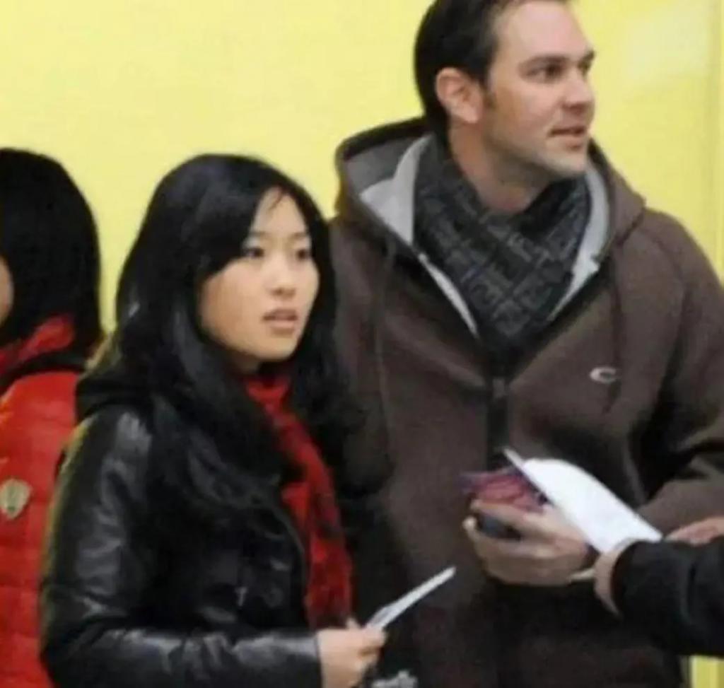 张末：两次目睹父亲张艺谋移情，母亲的悲剧在自己身上重演