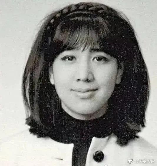 “赌王最丑女儿”何超雄：被嫌弃半生，却活成了豪门清流