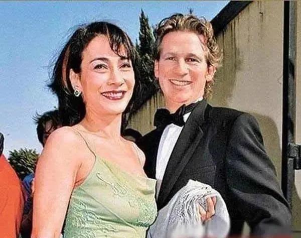 “赌王最丑女儿”何超雄：被嫌弃半生，却活成了豪门清流