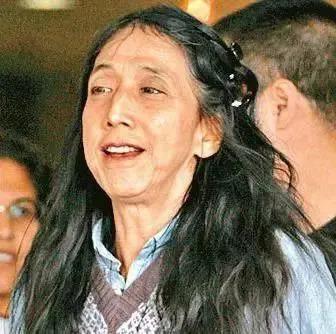 “赌王最丑女儿”何超雄：被嫌弃半生，却活成了豪门清流