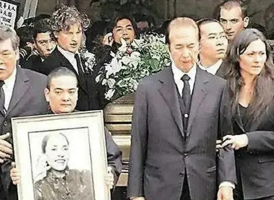 “赌王最丑女儿”何超雄：被嫌弃半生，却活成了豪门清流