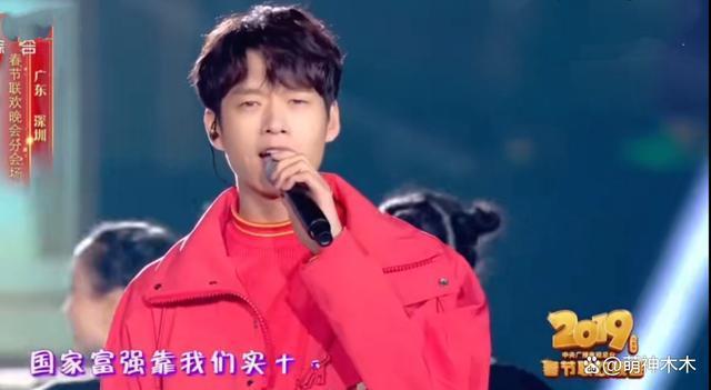 魏大勋三登春晚，穿千元外套独自彩排，或将参与歌舞类节目