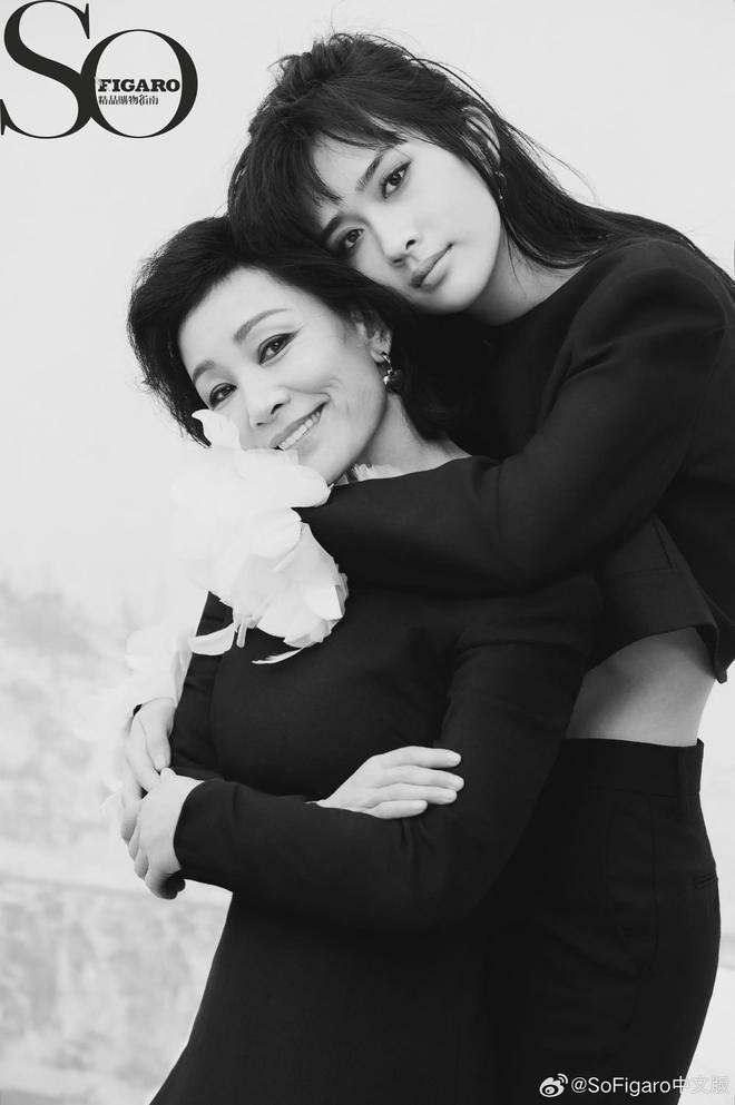 陈冲携女儿登SoFigaro封面相互依偎，相差40岁胜似姐妹