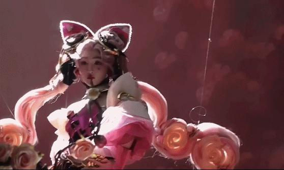 说变脸就变脸，顶流花又惊动热搜了