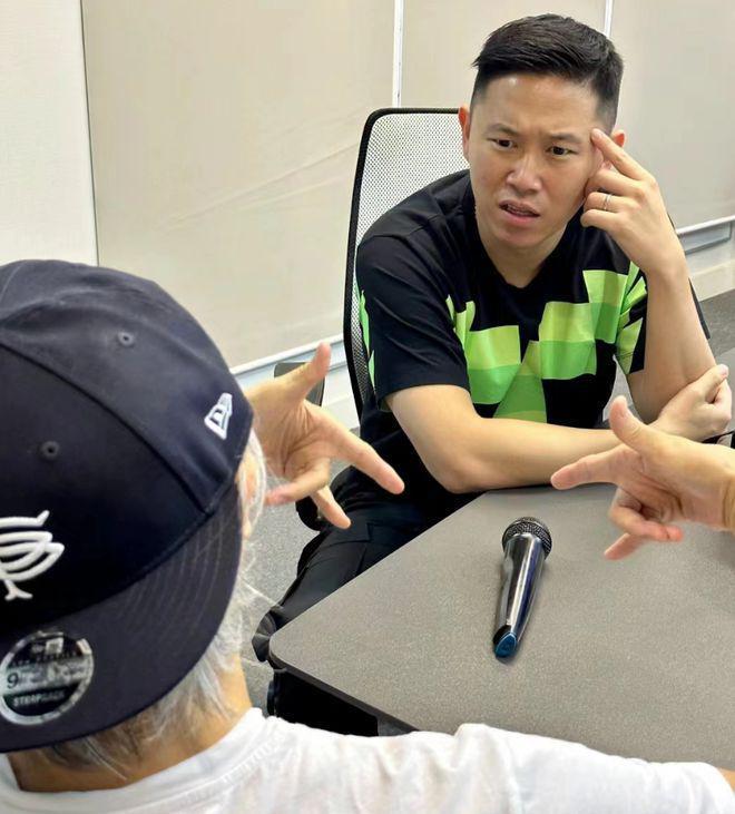 周星驰约见董成鹏：大鹏当场秀rap，引发星爷爆笑！