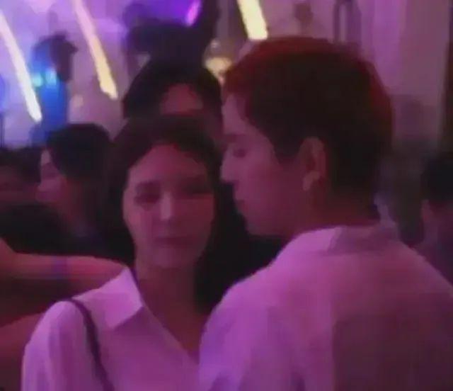 不是吧？？什么时候分手的？！