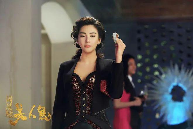 好家伙！王晶拍《笑傲江湖》就算了，还请来张雨绮演东方不败