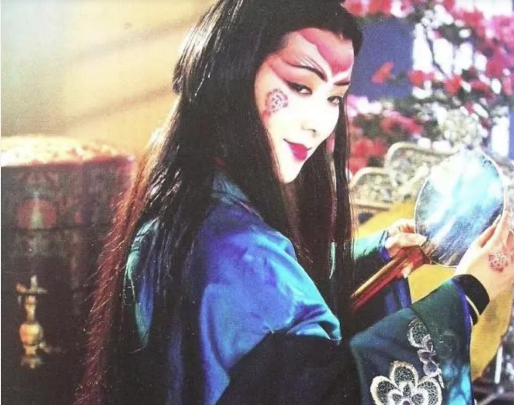 好家伙！王晶拍《笑傲江湖》就算了，还请来张雨绮演东方不败