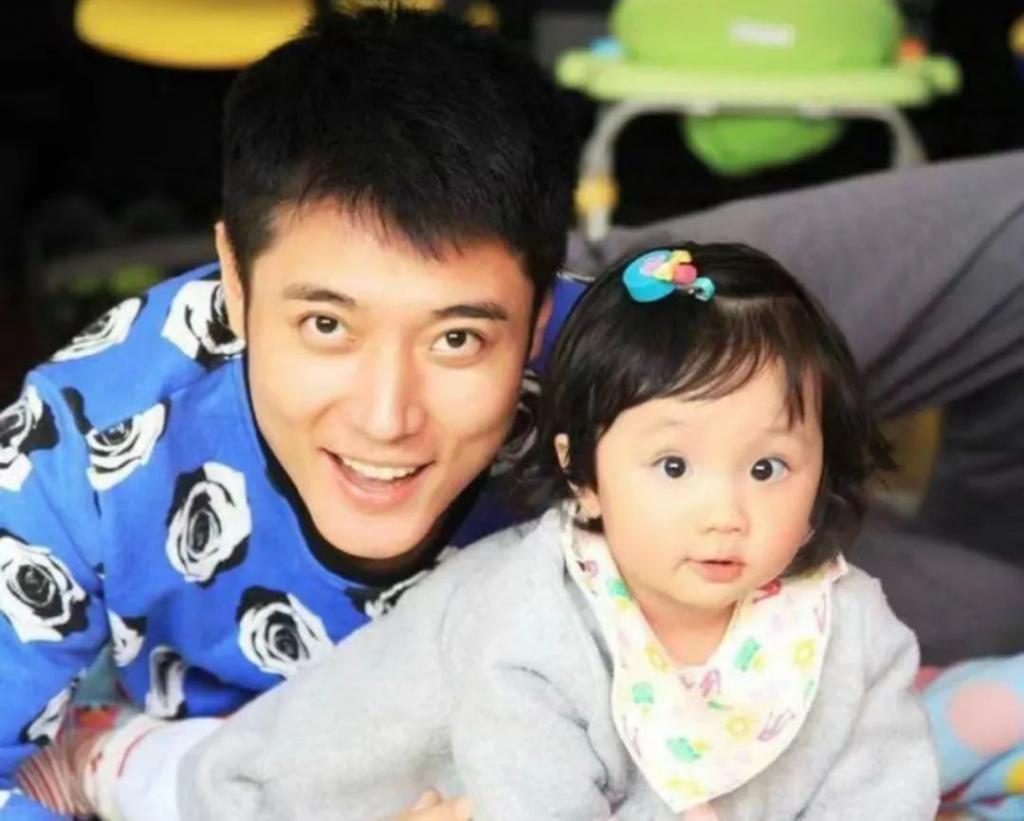 还记得洪欣的女儿吗？10岁的她完美继承妈妈美貌！